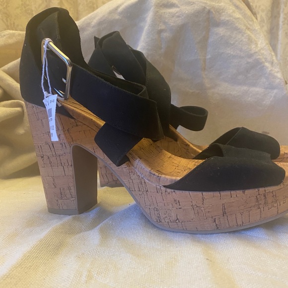 American Eagle Outfitters Shoes - AMERICAN EAGLE black strap sandal